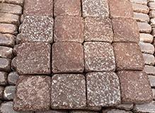 Брусчатка галтованная из лемизита, цвет-бордо, фото Купить Лемезит-брусчатка-галтованная, цвет-бордо в Нальчике